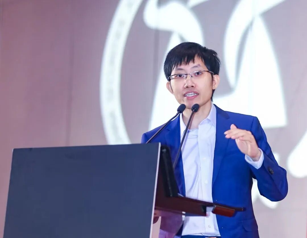 梁文锋打新长鑫科技，他身家已达2440亿元！中一签能赚多少钱？